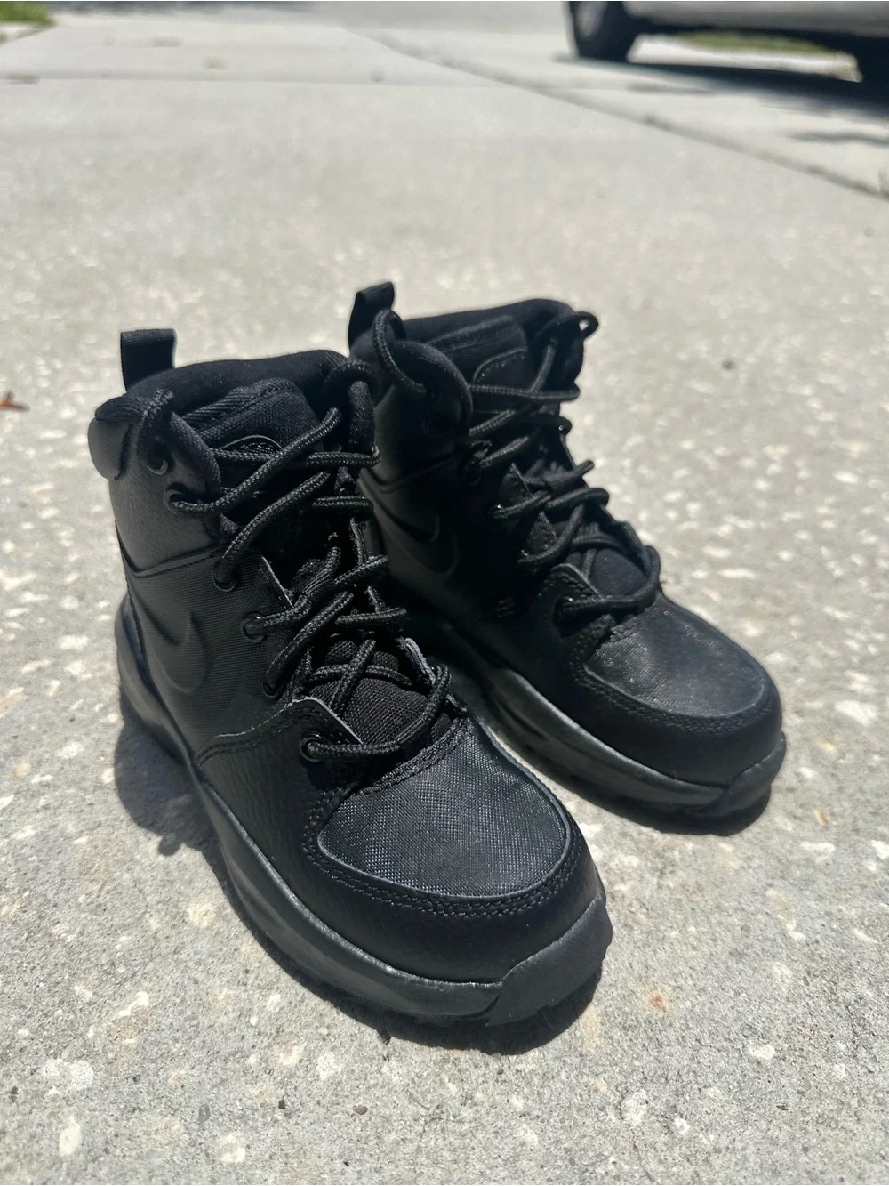 Nike Manoa Boy's Size 11c All Black Ankle Boots BQ5373 001